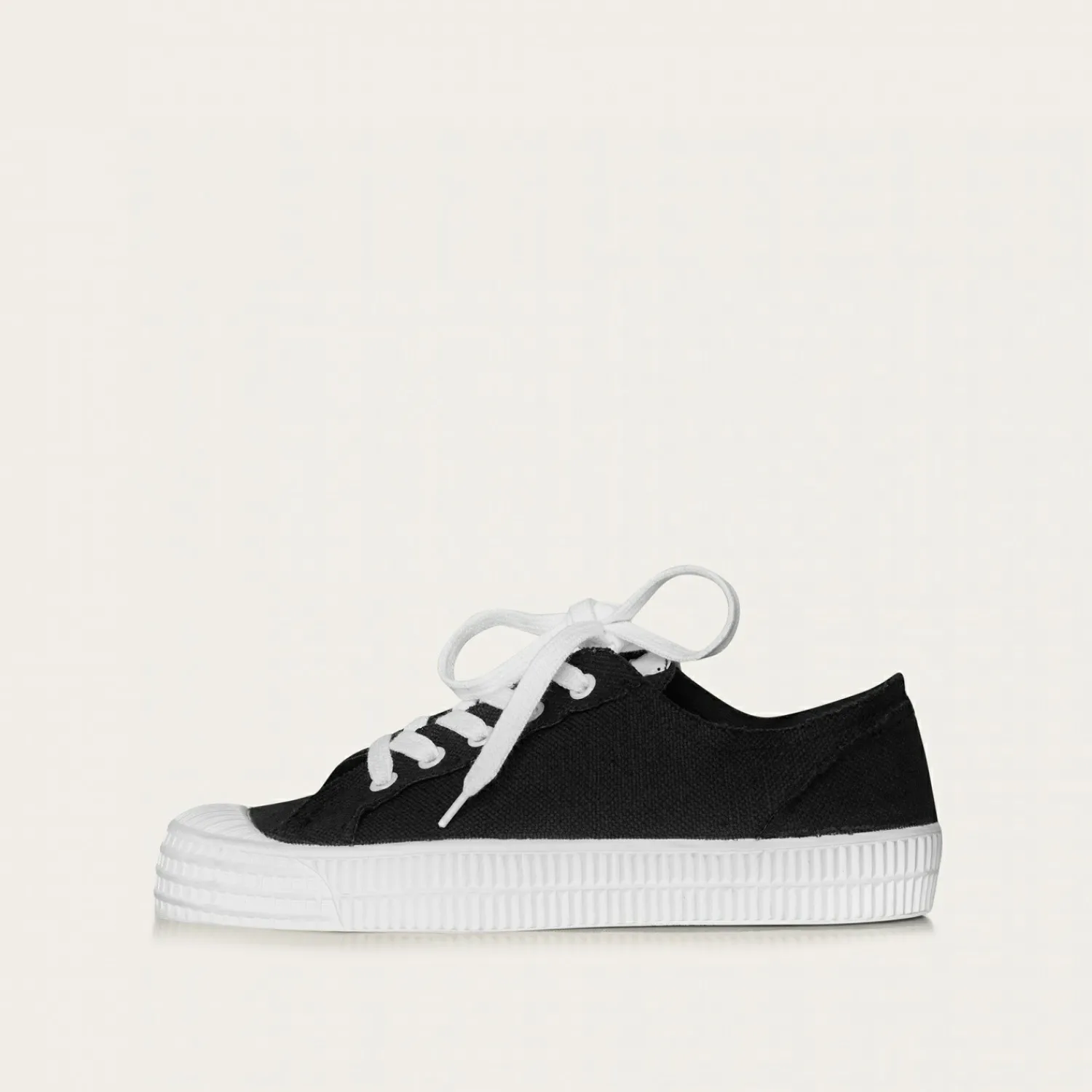 Sneakersy-Balagan Novesta Star Master Sneakersy Meskie Vegan, Czarne Na Bialym